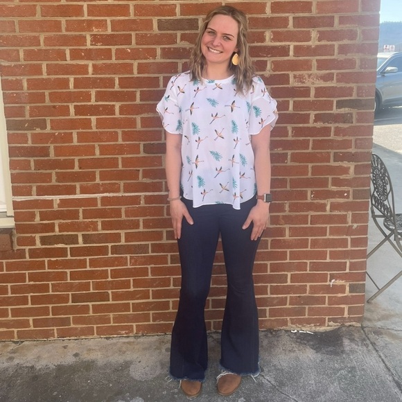 LOFT| Flutter Sleeve Print Blouse - Picture 4 of 8